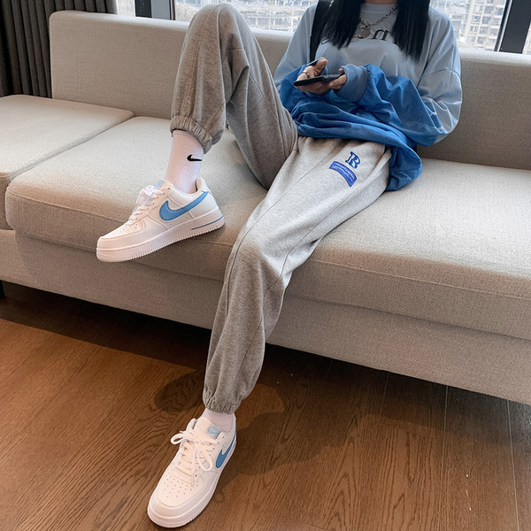 Sportnadrág terhes nőknek - magas derékkal és zsebbel