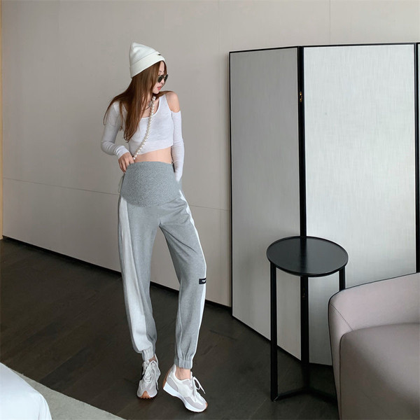 Sportnadrág széles gumival kismamáknak, két színben