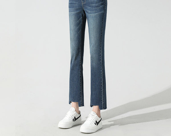 Kõrge vöökohaga rebitud rasedate teksad