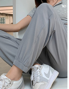 Zsebes sportnadrág terhes nők számára