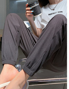 Zsebes sportnadrág terhes nők számára