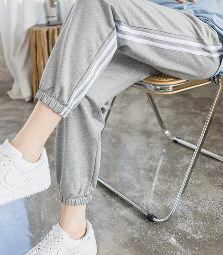 Kõrge vöökohaga rasedaskuga dressipüksid