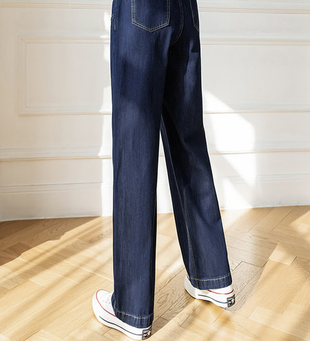 Magas derekú, széles szárú kismamafarmert készít