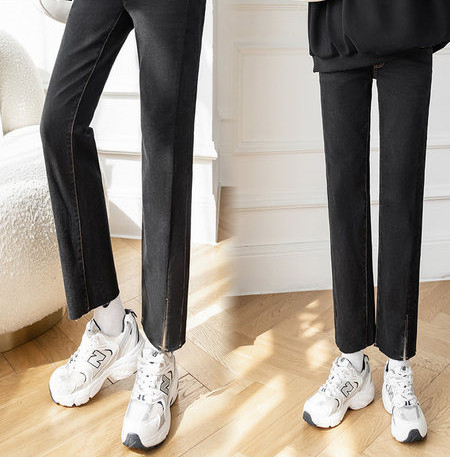 Magas derekú, egyenes szárú kismamafarmer hasítékkal