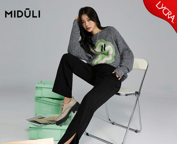 Női fekete kismamanadrág hasítékkal