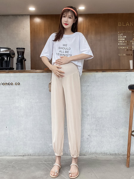 Taskute ja kõrge vöökohaga vabaaja püksid