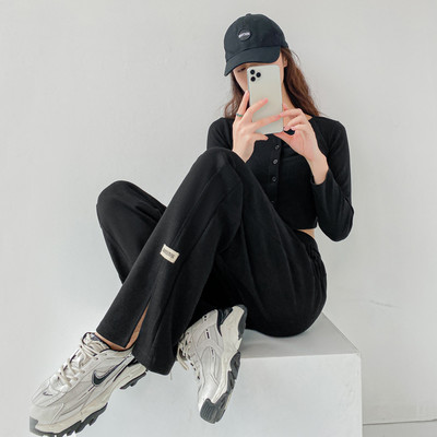 Κομψό γυναικείο παντελόνι εγκυμοσύνης σε λεπτό κόψιμο με σκίσιμο