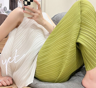 Női kismamanadrág különböző színekben