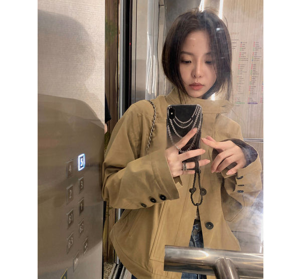 Дамско есенно яке със копчета