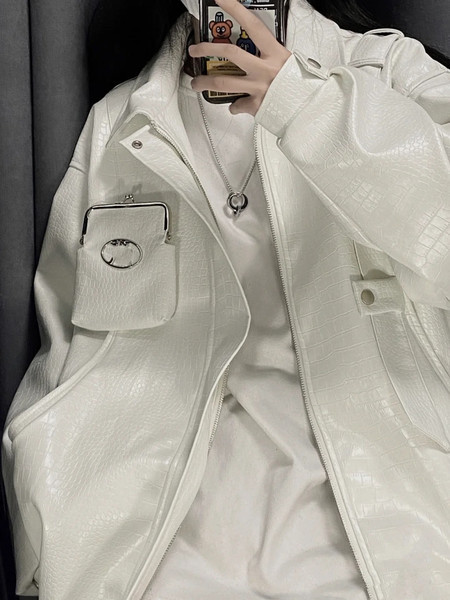 Női fehér bőrdzseki cipzárral