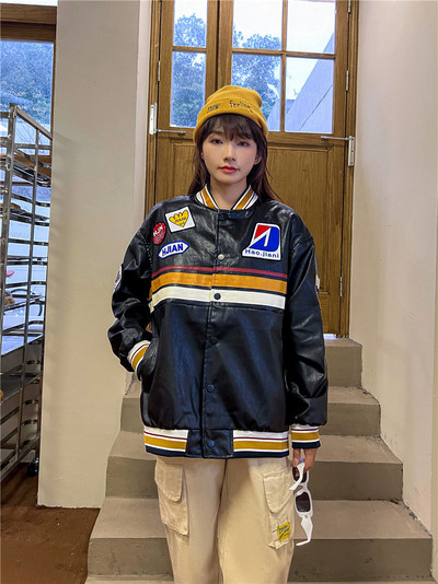 Ženska jesenja jakna - koža na gumbe