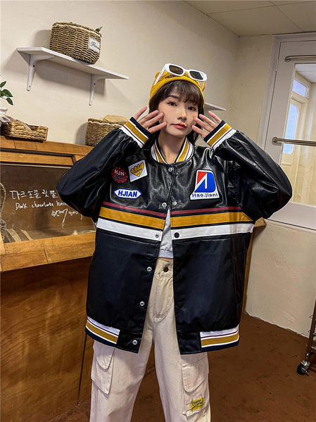 Ženska jesenja jakna - koža na gumbe