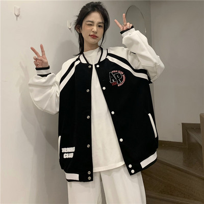 Sportos őszi női kabát gombokkal