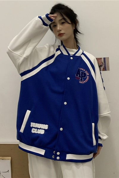 Sportos őszi női kabát gombokkal