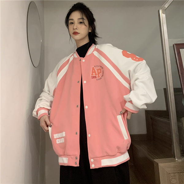 Sportos őszi női kabát gombokkal