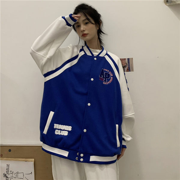 Sportos őszi női kabát gombokkal