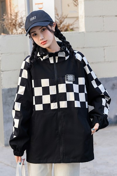 Női sportdzseki különböző színekben