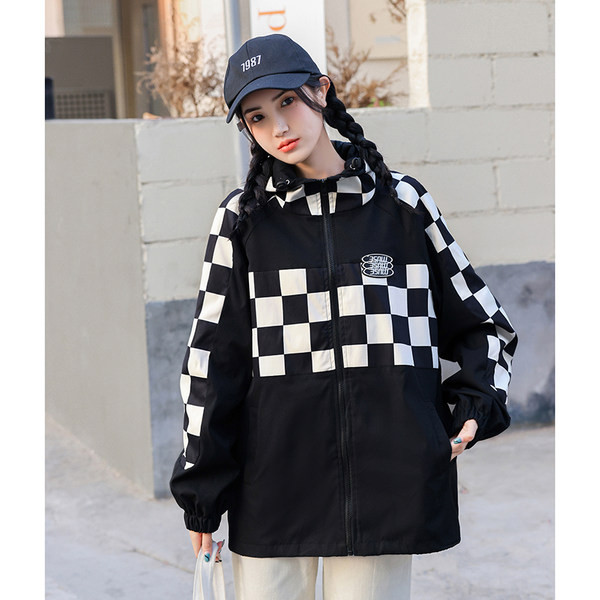 Női sportdzseki különböző színekben