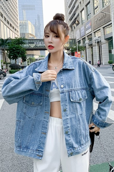 Női farmerdzseki őszi napokra