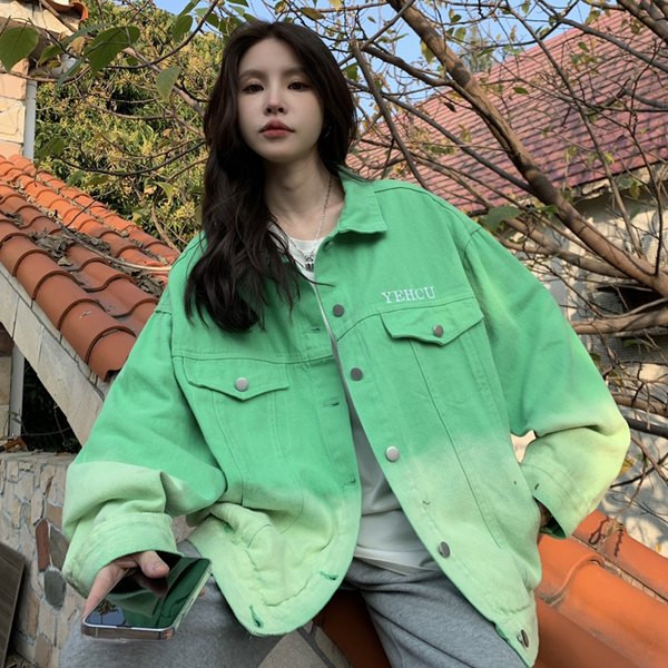 Jesenska zelena ženska jakna na gumbe