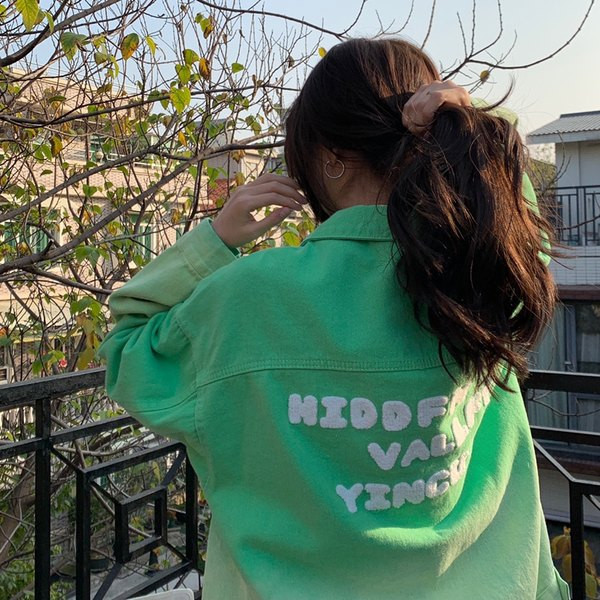 Jesenska zelena ženska jakna na gumbe