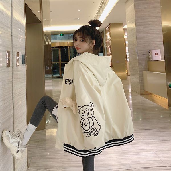 Ženska jakna u dvije boje sa ukrasnim medvjedićem