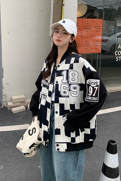 Női őszi mintás kabát számokkal