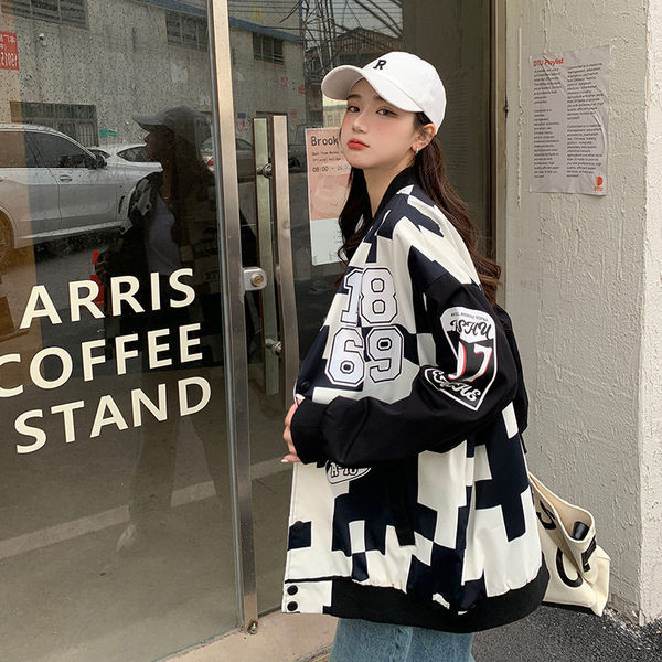 Női őszi mintás kabát számokkal