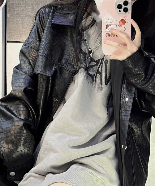 Дамско кожено яке с копчета