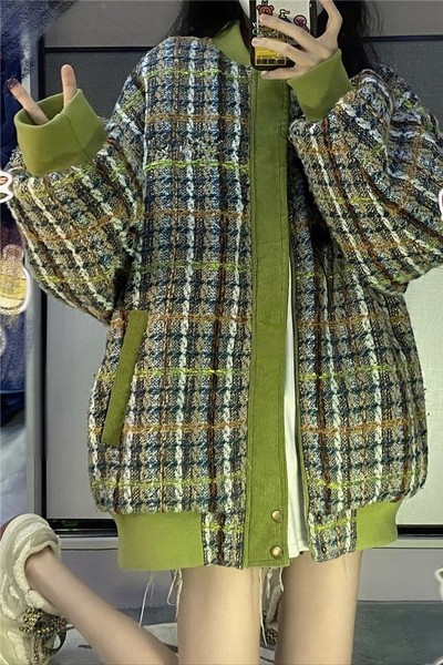 Дамско есенно яке със свободен модел - закопчаване с цип и копче