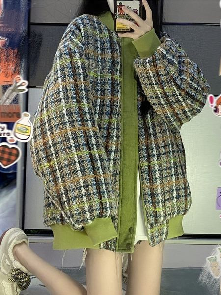 Дамско есенно яке със свободен модел - закопчаване с цип и копче