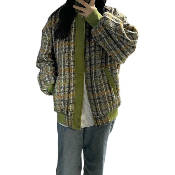 Дамско есенно яке със свободен модел - закопчаване с цип и копче