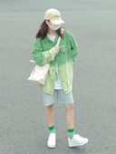 Γυναικείο τζιν μπουφάν σε χρώμα