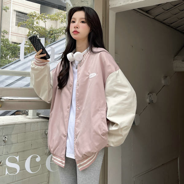 Női sportdzseki két színben