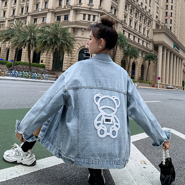 Női őszi farmerdzseki medvével