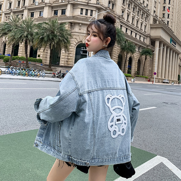 Női őszi farmerdzseki medvével