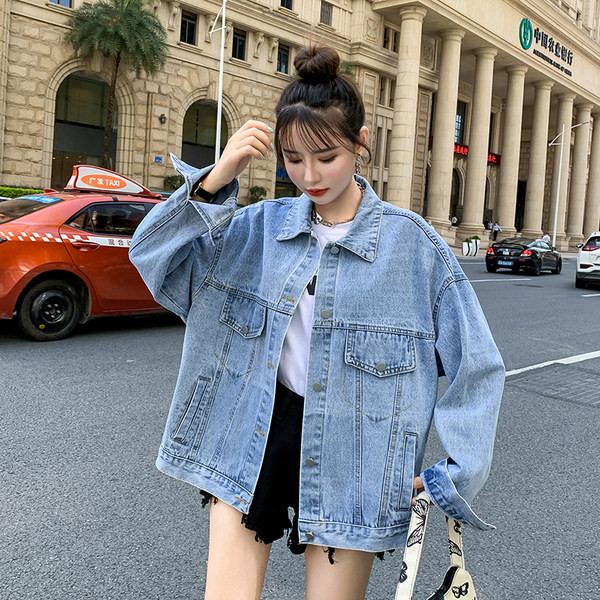 Ženska jesenska jakna slobodnog uzorka - traper na gumbe