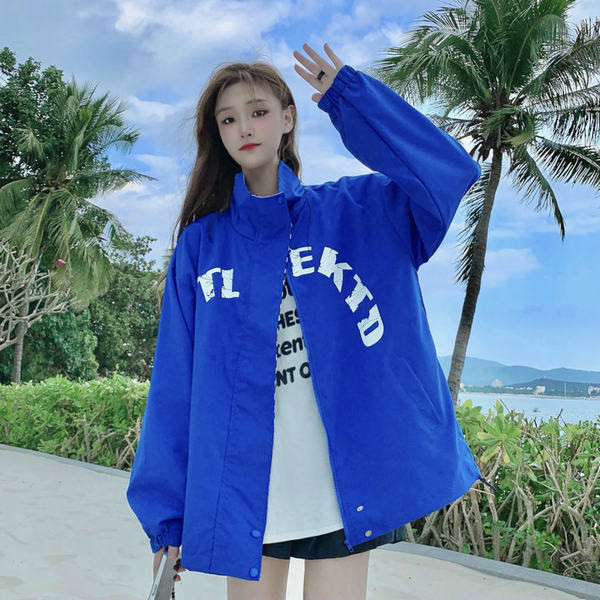 Női őszi kabát bő mintával - sportos