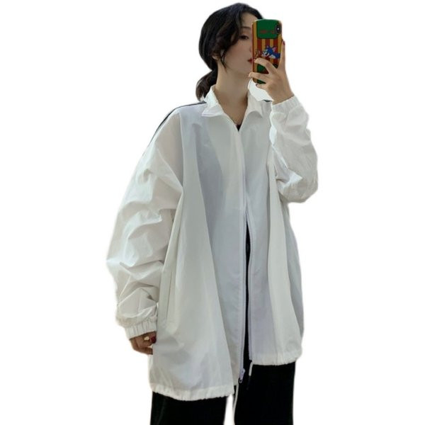 Alkalmi női kabát cipzárral és zsebbel