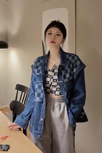 Női őszi kabát - kockás farmer, gombokkal