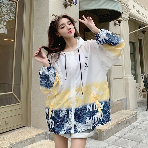 Női őszi kabát kapucnival - ellenáll az UV sugárzásnak