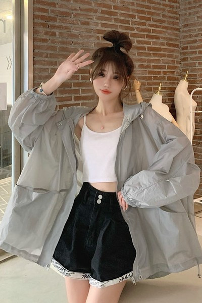 Есенно дамско яке от  лека материя