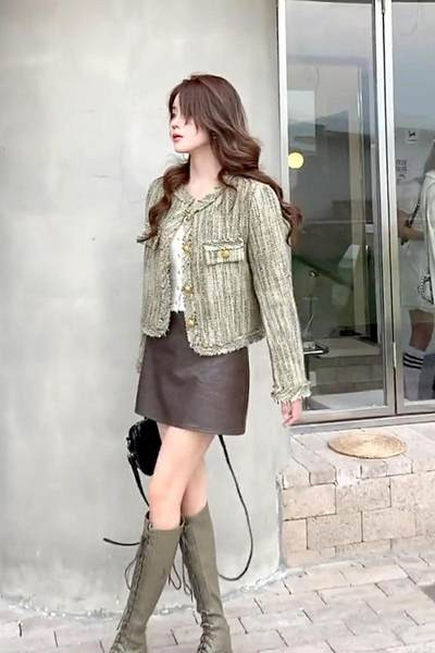 Ženska moderna jakna s gumbima