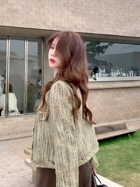 Ženska moderna jakna s gumbima