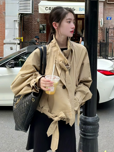 Női őszi kabát - letisztult, gombos modell