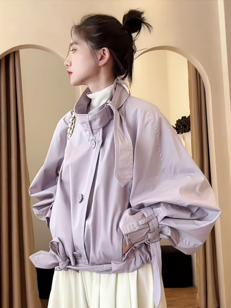 Női őszi kabát - letisztult, gombos modell