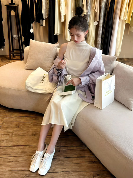 Női őszi kabát - letisztult, gombos modell