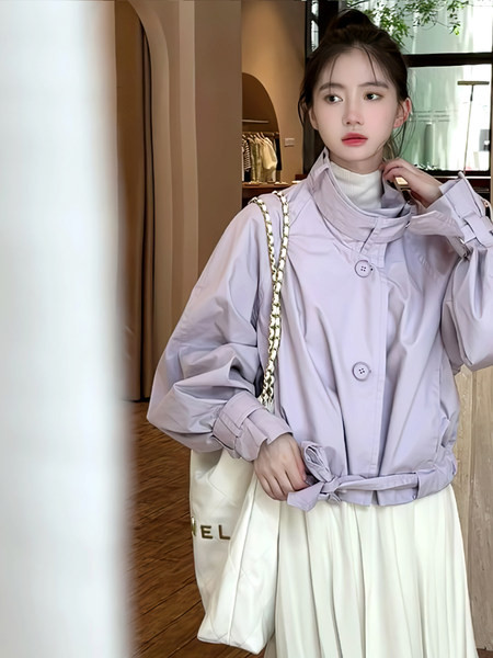 Női őszi kabát - letisztult, gombos modell