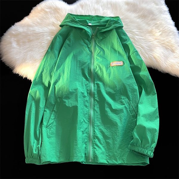 Дамско есенно яке - с качулка и UV защита