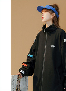 Széles modell őszi kabát, széles ujjakkal